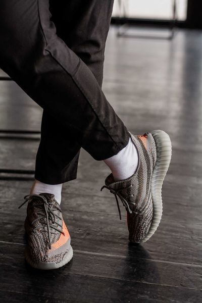 Кросівки Adidas Yeezy Boost 350 V2 Beluga B93073L37 фото